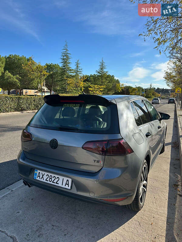 Хэтчбек Volkswagen Golf 2015 в Харькове