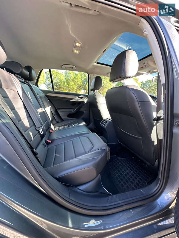 Хэтчбек Volkswagen Golf 2015 в Харькове