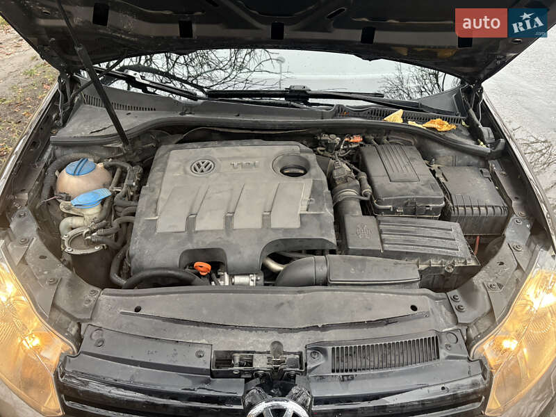 Универсал Volkswagen Golf 2011 в Звягеле