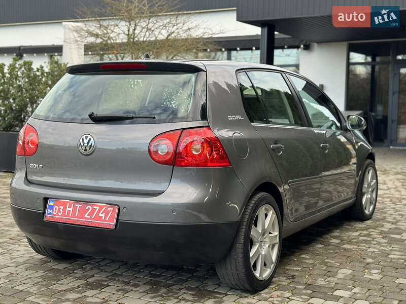 Хэтчбек Volkswagen Golf 2007 в Иршаве