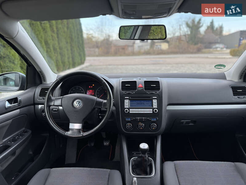 Хэтчбек Volkswagen Golf 2007 в Иршаве