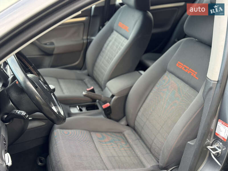 Хэтчбек Volkswagen Golf 2007 в Иршаве