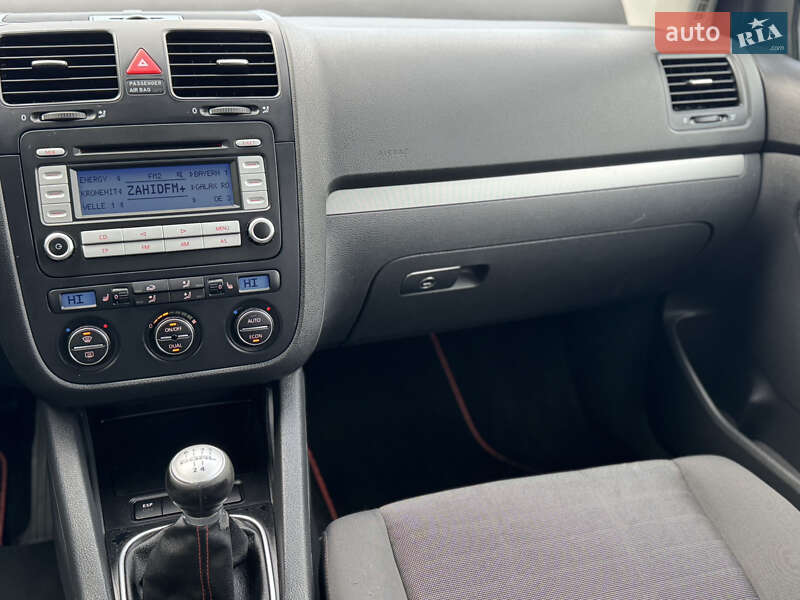 Хэтчбек Volkswagen Golf 2007 в Иршаве