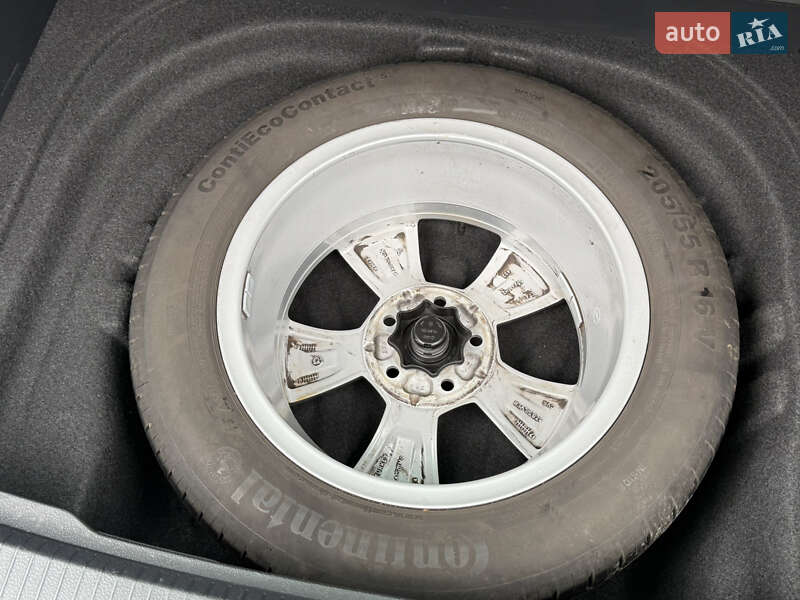 Универсал Volkswagen Golf 2016 в Львове