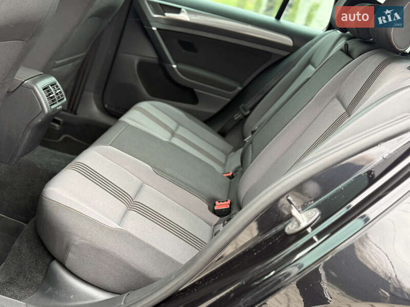 Универсал Volkswagen Golf 2016 в Львове