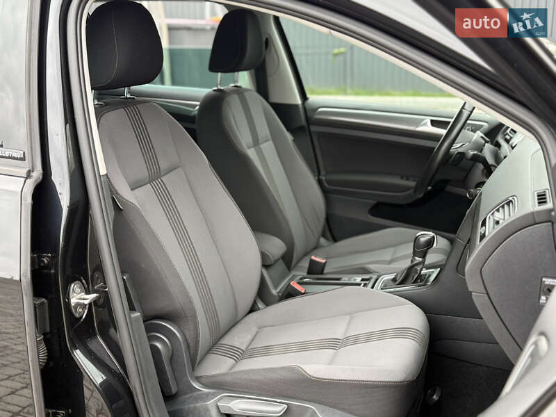 Универсал Volkswagen Golf 2016 в Львове