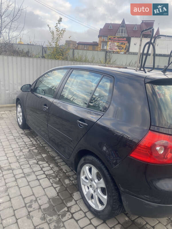 Хэтчбек Volkswagen Golf 2006 в Староконстантинове