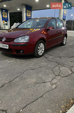 Хетчбек Volkswagen Golf 2004 в Городку
