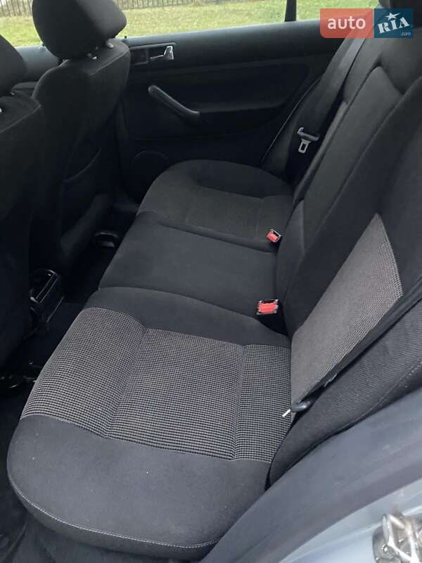 Хетчбек Volkswagen Golf 1998 в Івано-Франківську