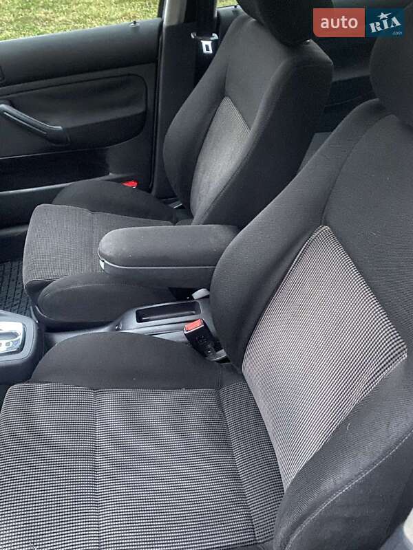 Хетчбек Volkswagen Golf 1998 в Івано-Франківську