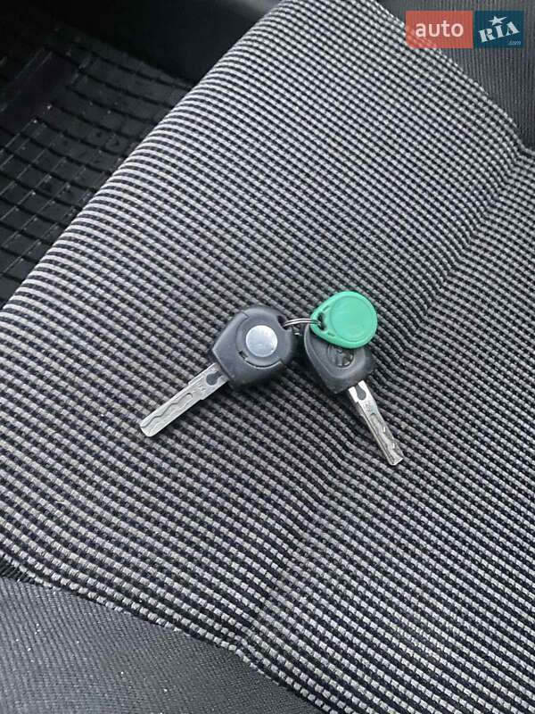 Хетчбек Volkswagen Golf 1998 в Івано-Франківську