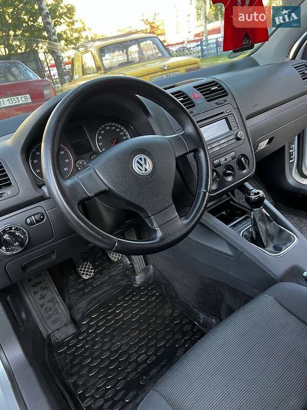 Хетчбек Volkswagen Golf 2006 в Полтаві