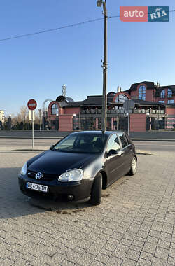 Хетчбек Volkswagen Golf 2005 в Дрогобичі