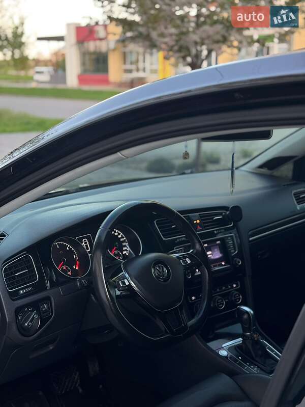 Хетчбек Volkswagen Golf 2014 в Сокирянах