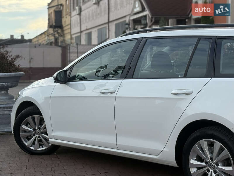Універсал Volkswagen Golf 2017 в Стрию