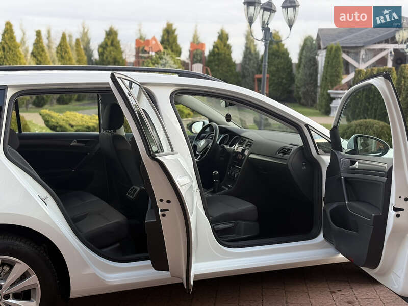 Універсал Volkswagen Golf 2017 в Стрию