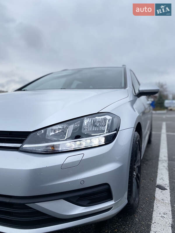 Універсал Volkswagen Golf 2018 в Києві
