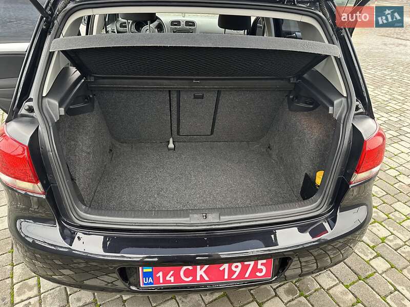 Хэтчбек Volkswagen Golf 2010 в Мукачево