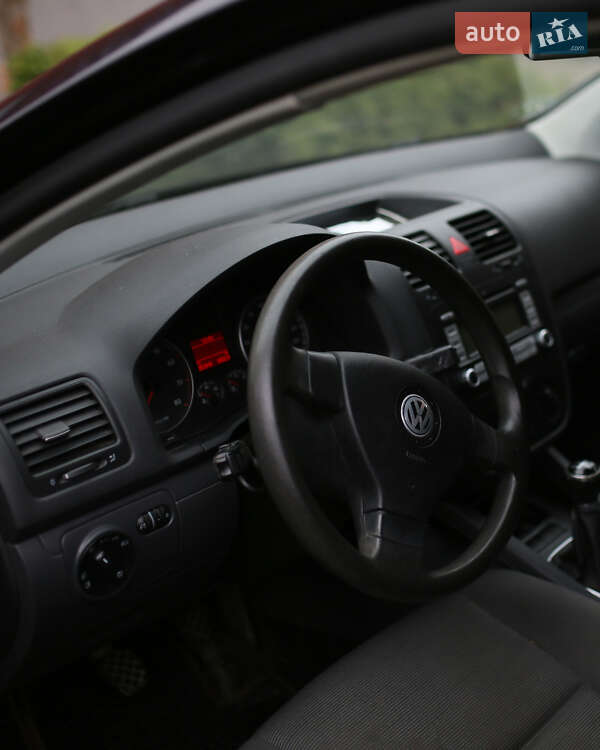 Хэтчбек Volkswagen Golf 2008 в Костополе