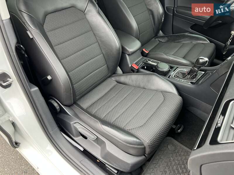 Хетчбек Volkswagen Golf 2013 в Києві