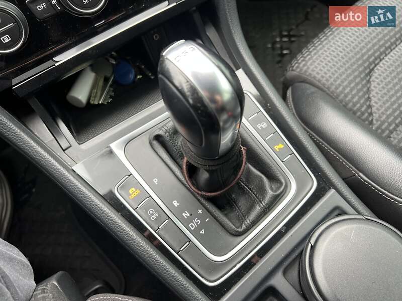 Хетчбек Volkswagen Golf 2013 в Києві