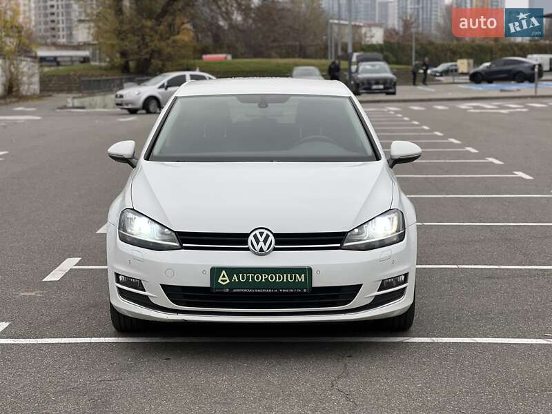 Хетчбек Volkswagen Golf 2013 в Києві