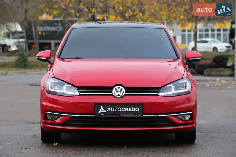 Хетчбек Volkswagen Golf 2017 в Києві