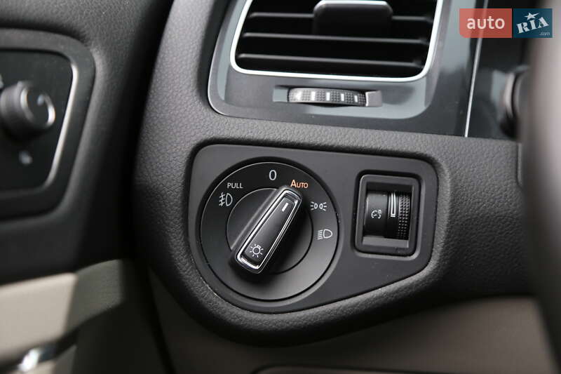 Хетчбек Volkswagen Golf 2017 в Києві