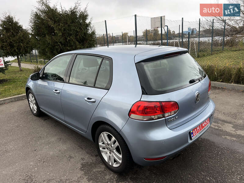 Хэтчбек Volkswagen Golf 2009 в Ровно