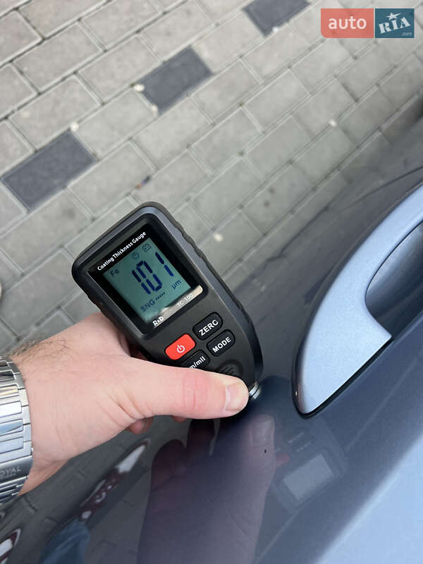 Хэтчбек Volkswagen Golf 2009 в Ровно