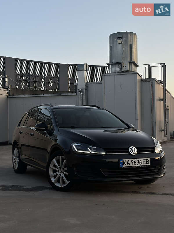 Универсал Volkswagen Golf 2015 в Киеве