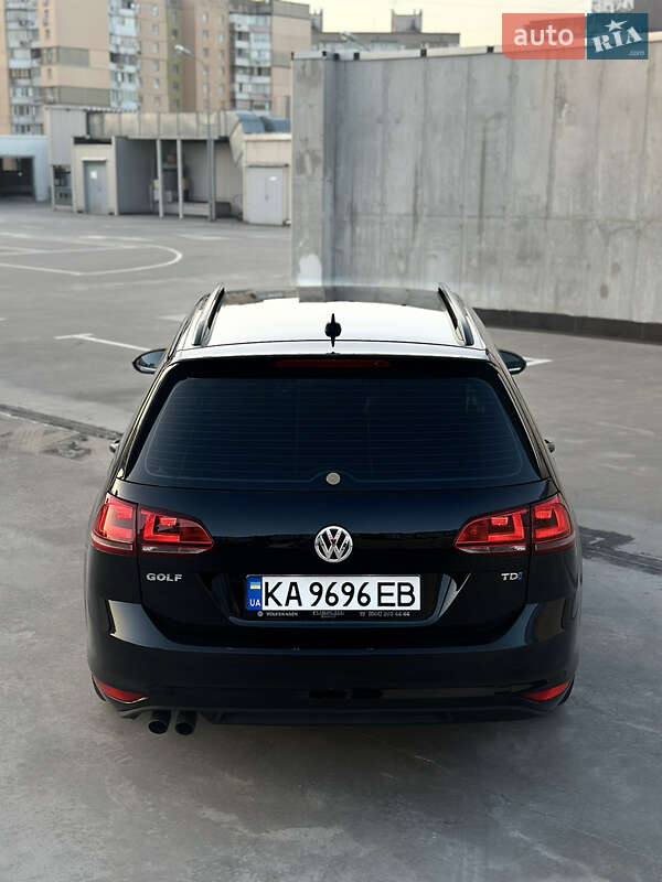 Универсал Volkswagen Golf 2015 в Киеве