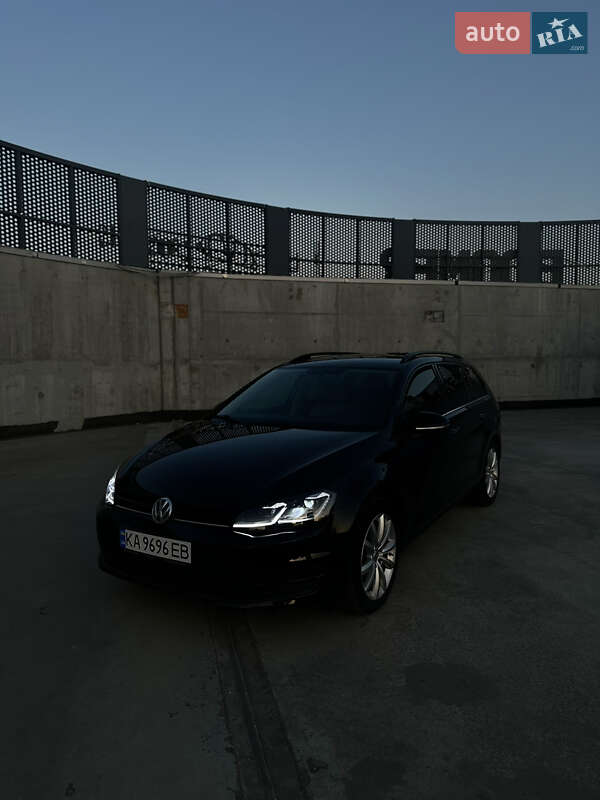 Универсал Volkswagen Golf 2015 в Киеве
