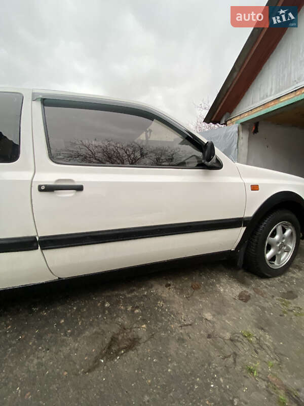 Хэтчбек Volkswagen Golf 1992 в Дымере