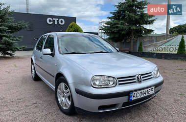 Хетчбек Volkswagen Golf 2002 в Луцьку