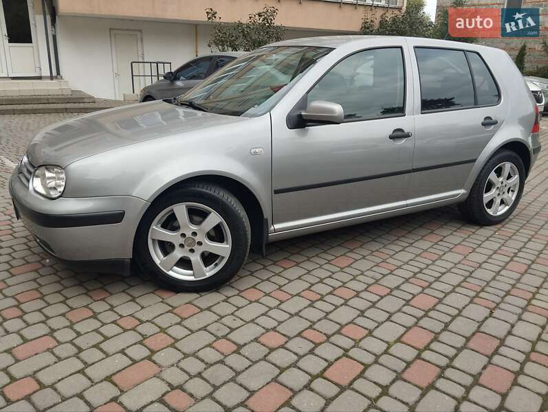 Хэтчбек Volkswagen Golf 2002 в Кривом Роге
