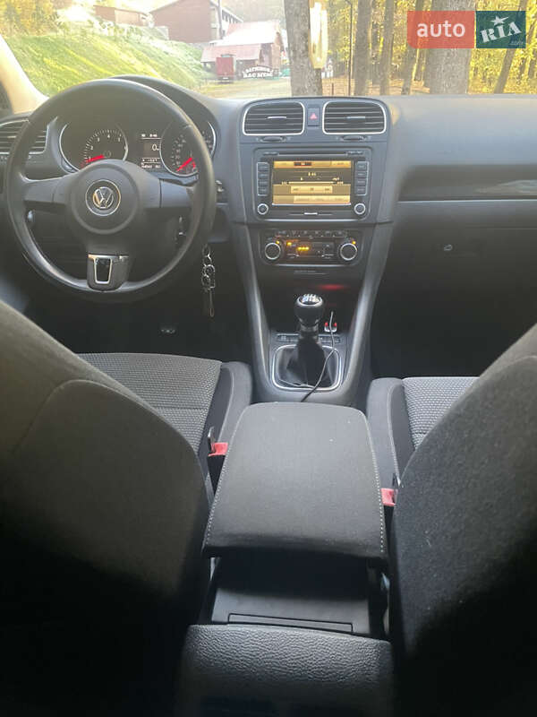 Хэтчбек Volkswagen Golf 2010 в Сваляве фото 17 Хэтчбек Volkswagen Golf 2010 в Сваляве