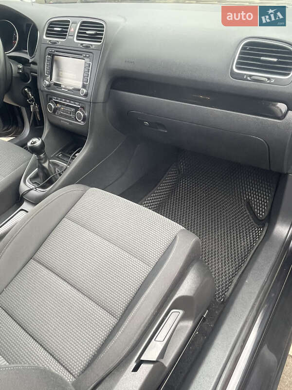 Хэтчбек Volkswagen Golf 2010 в Сваляве фото 18 Хэтчбек Volkswagen Golf 2010 в Сваляве
