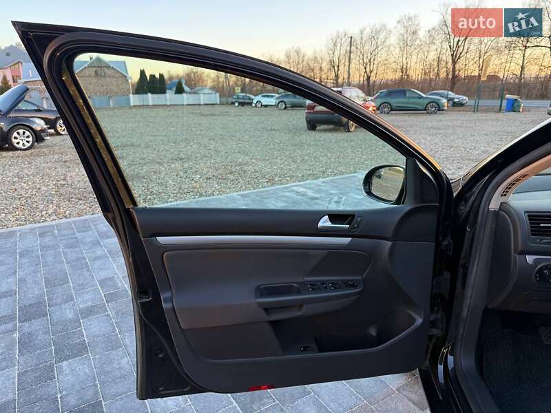 Хэтчбек Volkswagen Golf 2008 в Коломые