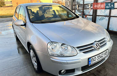 Хэтчбек Volkswagen Golf 2006 в Тернополе