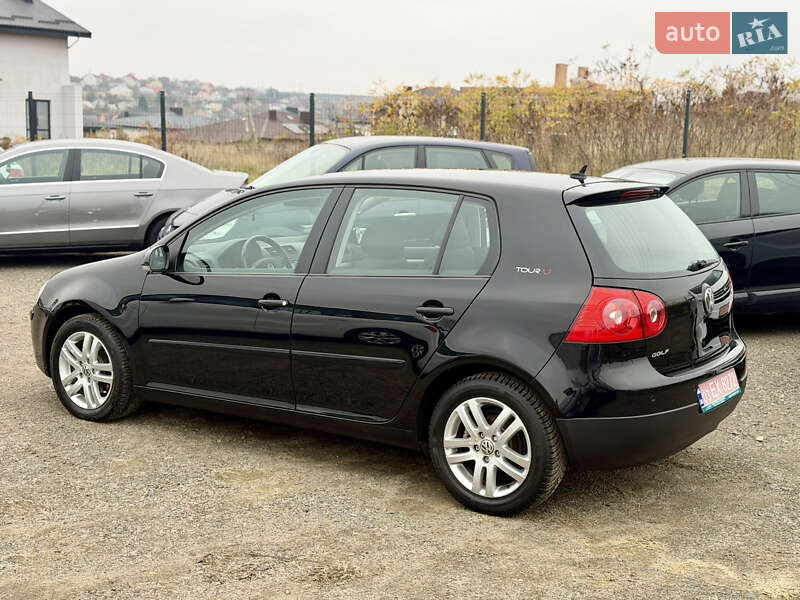 Хетчбек Volkswagen Golf 2007 в Рівному