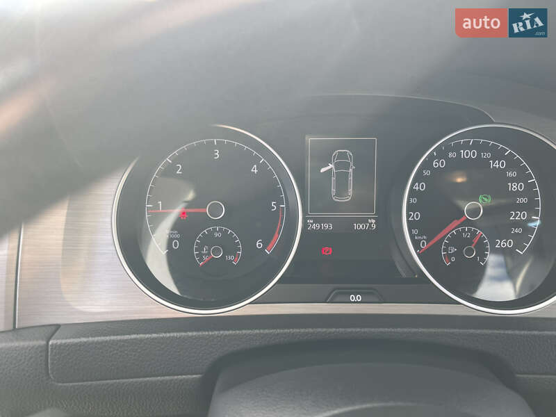 Універсал Volkswagen Golf 2016 в Хмельницькому