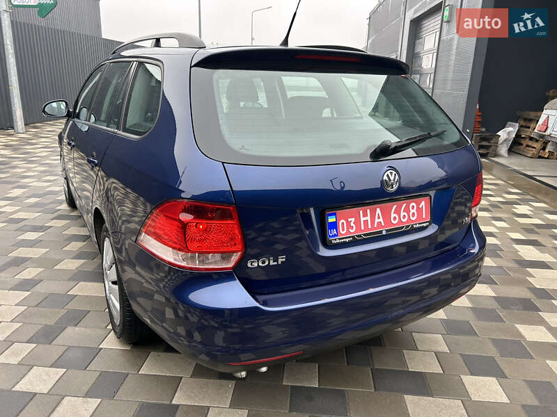 Універсал Volkswagen Golf 2010 в Полтаві