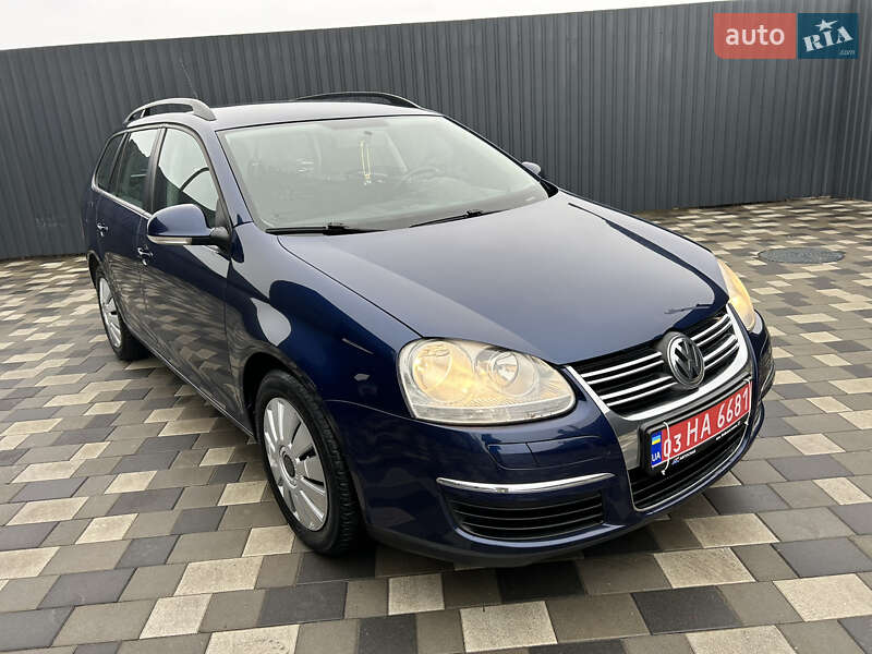 Універсал Volkswagen Golf 2010 в Полтаві