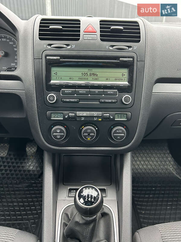 Універсал Volkswagen Golf 2010 в Полтаві