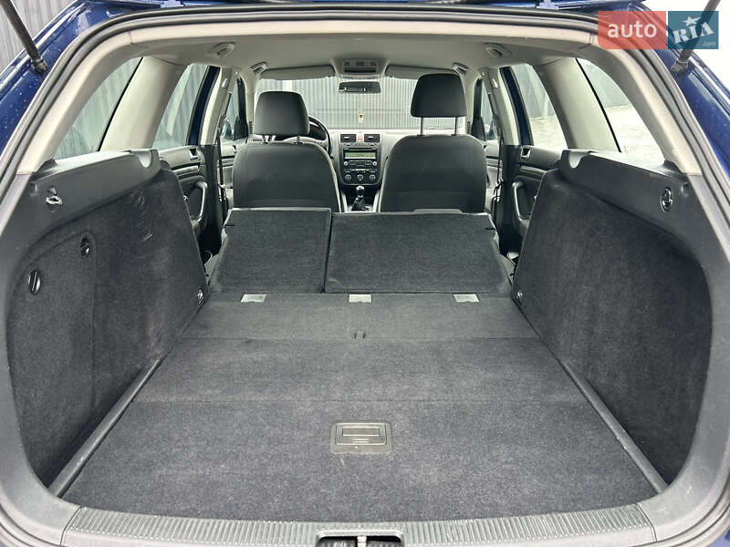 Універсал Volkswagen Golf 2010 в Полтаві