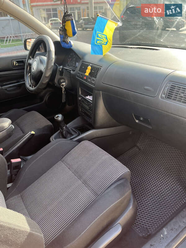 Универсал Volkswagen Golf 2001 в Херсоне