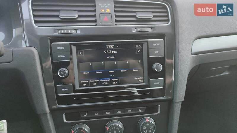 Хэтчбек Volkswagen Golf 2020 в Киеве фото 12 Хэтчбек Volkswagen Golf 2020 в Киеве