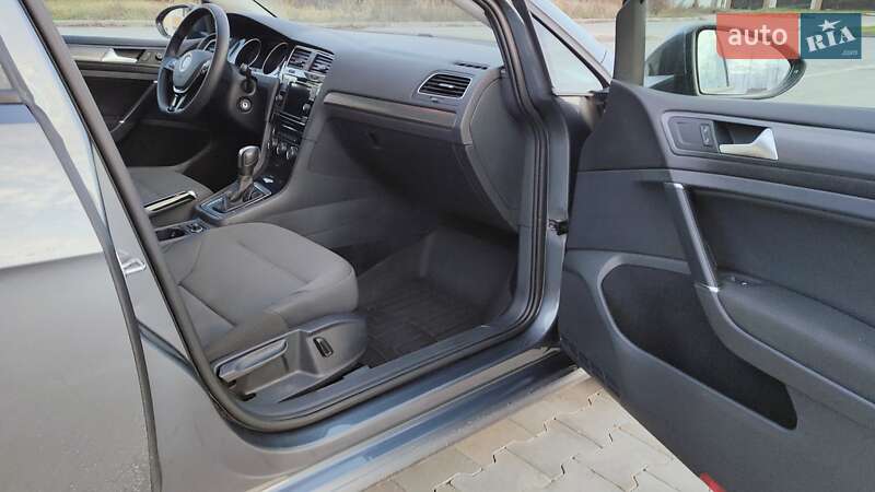 Хэтчбек Volkswagen Golf 2020 в Киеве фото 16 Хэтчбек Volkswagen Golf 2020 в Киеве
