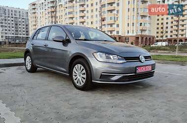 Хэтчбек Volkswagen Golf 2020 в Киеве